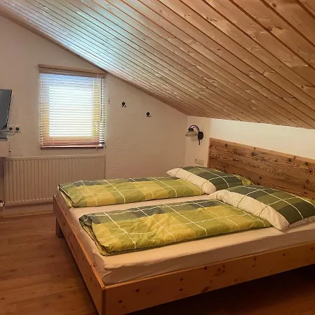 Uriges Alpen-apartment Stefan Juen Апартаменты *